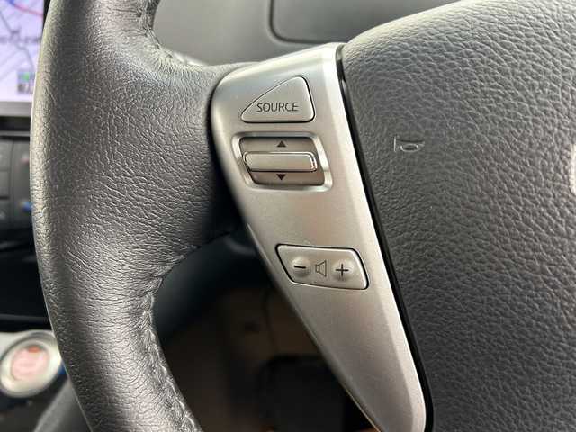 日産 セレナ HWS S HV Vセレ +SeftyⅡ 三重県 2015(平27)年 1.6万km ブリリアントホワイトパール /禁煙車//純正8インチSDナビ MM515D-L//アラウンドビューモニター//純正フリップダウンモニター//両側電動スライドドア//エマージェンシーブレーキ//衝突軽減ブレーキ//レーンキープアシスト//クルーズコントロール//前後コーナーセンサー//純正ビルトインETC//LED//オートライト//フォグランプ//純正フロアマット//プッシュスタート//スマートキー//スペアスマートキー