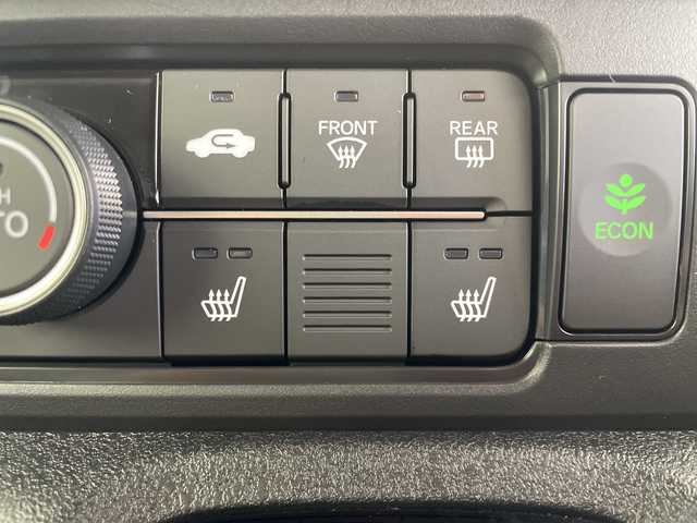 ホンダ Ｎ ＢＯＸ カスタム ターボ コーディネートS 愛知県 2025(令7)年 0.1千km プラチナホワイトパール 届出済未使用車/登録時76キロ/純正9型ナビ/・フルセグTV/・CD・DVD/・Bluetooth/ステアリングスイッチ/バックカメラ/前席シートヒーター/両側電動スライドドア/純正フロアマット/コーナーセンサー/純正LEDヘッドライト/ホンダセンシング/・衝突軽減ブレーキ（CTBS/・先行車発信お知らせ/・路外逸脱抑制機能/・標識認識機能/・渋滞追従機能付きアダプティブクルーズコントロール/・車線維持支援システム（LKAS/・誤発進・誤後退抑制機能/・近距離衝突軽減ブレーキ/・急アクセル抑制機能/・オートハイビーム