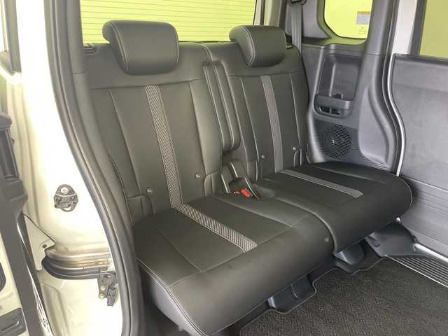 ホンダ Ｎ ＢＯＸ カスタム ターボ コーディネートS 愛知県 2025(令7)年 0.1千km プラチナホワイトパール 届出済未使用車/登録時76キロ/純正9型ナビ/・フルセグTV/・CD・DVD/・Bluetooth/ステアリングスイッチ/バックカメラ/前席シートヒーター/両側電動スライドドア/純正フロアマット/コーナーセンサー/純正LEDヘッドライト/ホンダセンシング/・衝突軽減ブレーキ（CTBS/・先行車発信お知らせ/・路外逸脱抑制機能/・標識認識機能/・渋滞追従機能付きアダプティブクルーズコントロール/・車線維持支援システム（LKAS/・誤発進・誤後退抑制機能/・近距離衝突軽減ブレーキ/・急アクセル抑制機能/・オートハイビーム