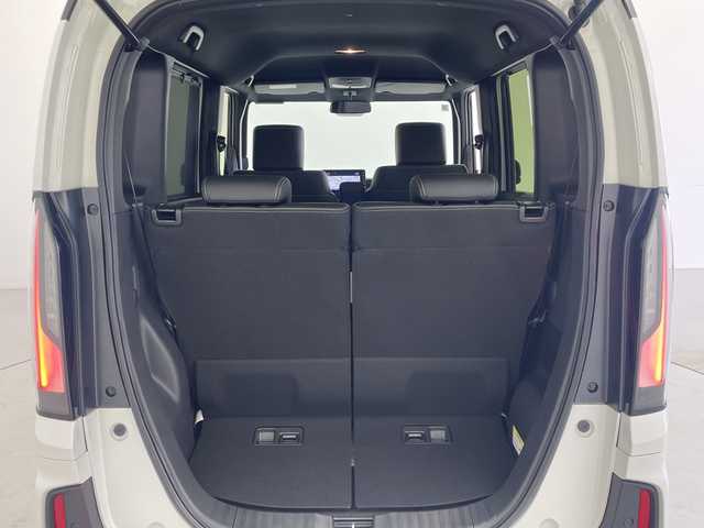 ホンダ Ｎ ＢＯＸ カスタム ターボ コーディネートS 愛知県 2025(令7)年 0.1千km プラチナホワイトパール 届出済未使用車/登録時76キロ/純正9型ナビ/・フルセグTV/・CD・DVD/・Bluetooth/ステアリングスイッチ/バックカメラ/前席シートヒーター/両側電動スライドドア/純正フロアマット/コーナーセンサー/純正LEDヘッドライト/ホンダセンシング/・衝突軽減ブレーキ（CTBS/・先行車発信お知らせ/・路外逸脱抑制機能/・標識認識機能/・渋滞追従機能付きアダプティブクルーズコントロール/・車線維持支援システム（LKAS/・誤発進・誤後退抑制機能/・近距離衝突軽減ブレーキ/・急アクセル抑制機能/・オートハイビーム