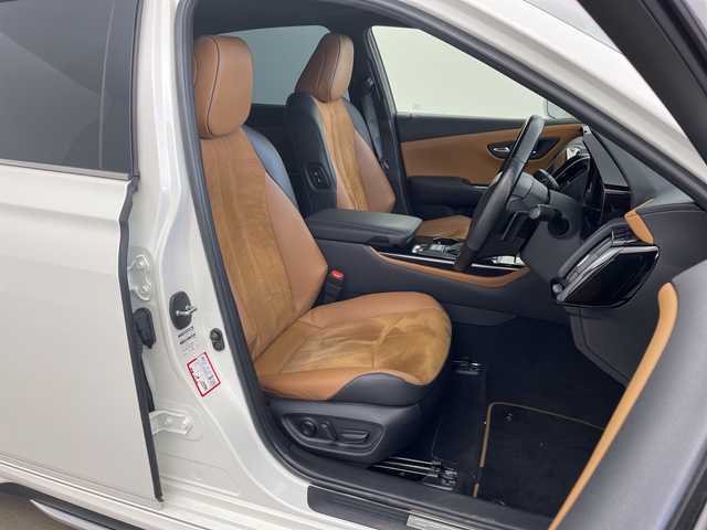 トヨタ クラウン ハイブリッド S エレガンススタイルⅡ 兵庫県 2020(令2)年 7万km ホワイトパールクリスタルシャイン ・純正SDナビ（フルセグ・BT・ブルーレイ・SD・USB）/・アラウンドビューカメラ/・ビルトインETC２．０/・前後ドライブレコーダー/・サンルーフ/・モデリスタエアロ/・RAYS製19インチアルミホイール（HOMURA）/・デジタルインナーミラー/・ハーフレザー/・シートヒーター/・パワーシート/・ステアリングヒーター/・トヨタセーフティセンス/・レーダークルーズコントロール/・レーントレーシングアシスト/・ブラインドスポットモニター/・クリアランスソナー/・リアクロストラフィックアラート/・パーキングサポートブレーキ/・ヘッドアップディスプレイ/・ロードサインアシスト/・先行車発進告知/・パーキングアシスト/・オートマチックハイビーム/・LEDオートライト/・フォグランプ/・電動パーキングブレーキ/・ブレーキホールド/・パドルシフト/・ステアリングリモコン/・横滑り防止装置/・ドアバイザー/・電動格納ミラー/・ウインカーミラー/・スマートキー/・スペアキー/・プッシュスタート/・W＋サイドエアバック/・カーテンエアバック