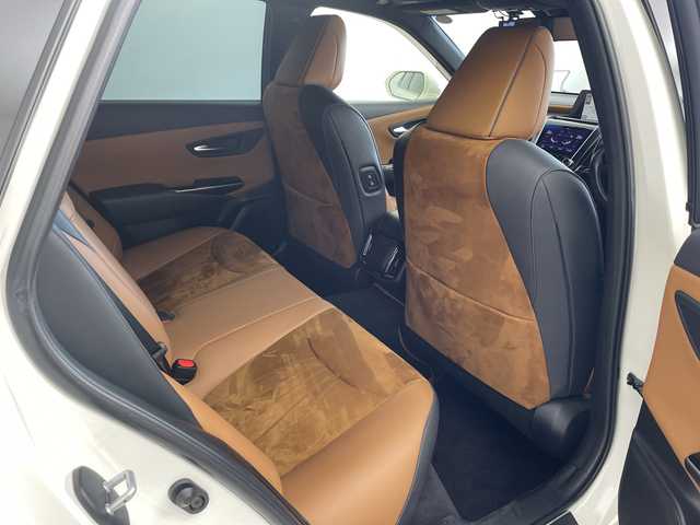 トヨタ クラウン ハイブリッド S エレガンススタイルⅡ 兵庫県 2020(令2)年 7万km ホワイトパールクリスタルシャイン ・純正SDナビ（フルセグ・BT・ブルーレイ・SD・USB）/・アラウンドビューカメラ/・ビルトインETC２．０/・前後ドライブレコーダー/・サンルーフ/・モデリスタエアロ/・RAYS製19インチアルミホイール（HOMURA）/・デジタルインナーミラー/・ハーフレザー/・シートヒーター/・パワーシート/・ステアリングヒーター/・トヨタセーフティセンス/・レーダークルーズコントロール/・レーントレーシングアシスト/・ブラインドスポットモニター/・クリアランスソナー/・リアクロストラフィックアラート/・パーキングサポートブレーキ/・ヘッドアップディスプレイ/・ロードサインアシスト/・先行車発進告知/・パーキングアシスト/・オートマチックハイビーム/・LEDオートライト/・フォグランプ/・電動パーキングブレーキ/・ブレーキホールド/・パドルシフト/・ステアリングリモコン/・横滑り防止装置/・ドアバイザー/・電動格納ミラー/・ウインカーミラー/・スマートキー/・スペアキー/・プッシュスタート/・W＋サイドエアバック/・カーテンエアバック