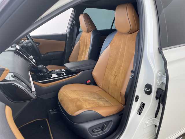 トヨタ クラウン ハイブリッド S エレガンススタイルⅡ 兵庫県 2020(令2)年 7万km ホワイトパールクリスタルシャイン ・純正SDナビ（フルセグ・BT・ブルーレイ・SD・USB）/・アラウンドビューカメラ/・ビルトインETC２．０/・前後ドライブレコーダー/・サンルーフ/・モデリスタエアロ/・RAYS製19インチアルミホイール（HOMURA）/・デジタルインナーミラー/・ハーフレザー/・シートヒーター/・パワーシート/・ステアリングヒーター/・トヨタセーフティセンス/・レーダークルーズコントロール/・レーントレーシングアシスト/・ブラインドスポットモニター/・クリアランスソナー/・リアクロストラフィックアラート/・パーキングサポートブレーキ/・ヘッドアップディスプレイ/・ロードサインアシスト/・先行車発進告知/・パーキングアシスト/・オートマチックハイビーム/・LEDオートライト/・フォグランプ/・電動パーキングブレーキ/・ブレーキホールド/・パドルシフト/・ステアリングリモコン/・横滑り防止装置/・ドアバイザー/・電動格納ミラー/・ウインカーミラー/・スマートキー/・スペアキー/・プッシュスタート/・W＋サイドエアバック/・カーテンエアバック