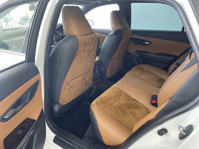 トヨタ クラウン ハイブリッド S エレガンススタイルⅡ 兵庫県 2020(令2)年 7万km ホワイトパールクリスタルシャイン ・純正SDナビ（フルセグ・BT・ブルーレイ・SD・USB）/・アラウンドビューカメラ/・ビルトインETC２．０/・前後ドライブレコーダー/・サンルーフ/・モデリスタエアロ/・RAYS製19インチアルミホイール（HOMURA）/・デジタルインナーミラー/・ハーフレザー/・シートヒーター/・パワーシート/・ステアリングヒーター/・トヨタセーフティセンス/・レーダークルーズコントロール/・レーントレーシングアシスト/・ブラインドスポットモニター/・クリアランスソナー/・リアクロストラフィックアラート/・パーキングサポートブレーキ/・ヘッドアップディスプレイ/・ロードサインアシスト/・先行車発進告知/・パーキングアシスト/・オートマチックハイビーム/・LEDオートライト/・フォグランプ/・電動パーキングブレーキ/・ブレーキホールド/・パドルシフト/・ステアリングリモコン/・横滑り防止装置/・ドアバイザー/・電動格納ミラー/・ウインカーミラー/・スマートキー/・スペアキー/・プッシュスタート/・W＋サイドエアバック/・カーテンエアバック