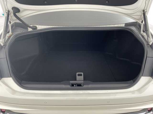 トヨタ クラウン ハイブリッド S エレガンススタイルⅡ 兵庫県 2020(令2)年 7万km ホワイトパールクリスタルシャイン ・純正SDナビ（フルセグ・BT・ブルーレイ・SD・USB）/・アラウンドビューカメラ/・ビルトインETC２．０/・前後ドライブレコーダー/・サンルーフ/・モデリスタエアロ/・RAYS製19インチアルミホイール（HOMURA）/・デジタルインナーミラー/・ハーフレザー/・シートヒーター/・パワーシート/・ステアリングヒーター/・トヨタセーフティセンス/・レーダークルーズコントロール/・レーントレーシングアシスト/・ブラインドスポットモニター/・クリアランスソナー/・リアクロストラフィックアラート/・パーキングサポートブレーキ/・ヘッドアップディスプレイ/・ロードサインアシスト/・先行車発進告知/・パーキングアシスト/・オートマチックハイビーム/・LEDオートライト/・フォグランプ/・電動パーキングブレーキ/・ブレーキホールド/・パドルシフト/・ステアリングリモコン/・横滑り防止装置/・ドアバイザー/・電動格納ミラー/・ウインカーミラー/・スマートキー/・スペアキー/・プッシュスタート/・W＋サイドエアバック/・カーテンエアバック