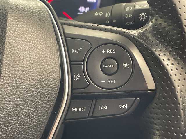 トヨタ クラウン ハイブリッド S エレガンススタイルⅡ 兵庫県 2020(令2)年 7万km ホワイトパールクリスタルシャイン ・純正SDナビ（フルセグ・BT・ブルーレイ・SD・USB）/・アラウンドビューカメラ/・ビルトインETC２．０/・前後ドライブレコーダー/・サンルーフ/・モデリスタエアロ/・RAYS製19インチアルミホイール（HOMURA）/・デジタルインナーミラー/・ハーフレザー/・シートヒーター/・パワーシート/・ステアリングヒーター/・トヨタセーフティセンス/・レーダークルーズコントロール/・レーントレーシングアシスト/・ブラインドスポットモニター/・クリアランスソナー/・リアクロストラフィックアラート/・パーキングサポートブレーキ/・ヘッドアップディスプレイ/・ロードサインアシスト/・先行車発進告知/・パーキングアシスト/・オートマチックハイビーム/・LEDオートライト/・フォグランプ/・電動パーキングブレーキ/・ブレーキホールド/・パドルシフト/・ステアリングリモコン/・横滑り防止装置/・ドアバイザー/・電動格納ミラー/・ウインカーミラー/・スマートキー/・スペアキー/・プッシュスタート/・W＋サイドエアバック/・カーテンエアバック