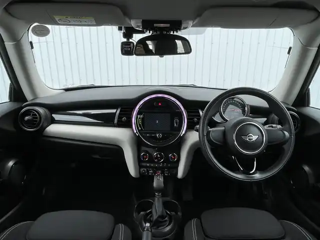 ＭＩＮＩ ミニ クーパー S 滋賀県 2016(平28)年 2.6万km アイスチョコレートM 純正ナビ/・Bluetooth/・USB/AUX/・CD/バックカメラ/革巻きステアリング/コーナーセンサー/ドライブレコーダー/ETC/HIDヘッドライト/純正16インチAW/プッシュスタート/スマートキー/電動格納ミラー/シートリフター