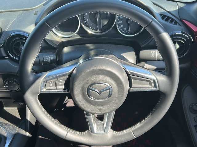 マツダ ロードスター S 鹿児島県 2023(令5)年 1.4万km ソウルレッドクリスタルM MT/純正オーディオ/オートライト/パワーウィンドウ/ETC搭載/ABS/盗難防止装置/レーンアシスト/衝突軽減システム/パーキングアシスト/オートワイパー/USB入力端子/AUX/ダブルエアバック