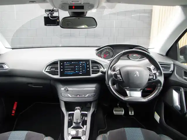 プジョー ３０８ 埼玉県 2020(令2)年 5.6万km 紺 特別仕様車/ブラックハーフレザーシート/アダプティブクルーズコントロール/全周囲カメラ/ブラインドスポットモニター/パークセンサー/レーンキープアシスト/androidauto/Bluetooth/ETC/ドラレコ/横滑り防止装置