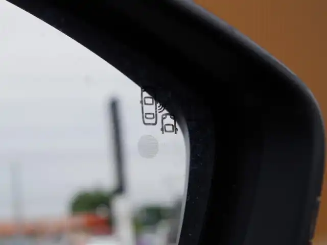 プジョー ３０８ 埼玉県 2020(令2)年 5.6万km 紺 特別仕様車/ブラックハーフレザーシート/アダプティブクルーズコントロール/全周囲カメラ/ブラインドスポットモニター/パークセンサー/レーンキープアシスト/androidauto/Bluetooth/ETC/ドラレコ/横滑り防止装置