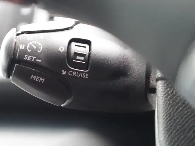 プジョー ３０８ 埼玉県 2020(令2)年 5.6万km 紺 特別仕様車/ブラックハーフレザーシート/アダプティブクルーズコントロール/全周囲カメラ/ブラインドスポットモニター/パークセンサー/レーンキープアシスト/androidauto/Bluetooth/ETC/ドラレコ/横滑り防止装置