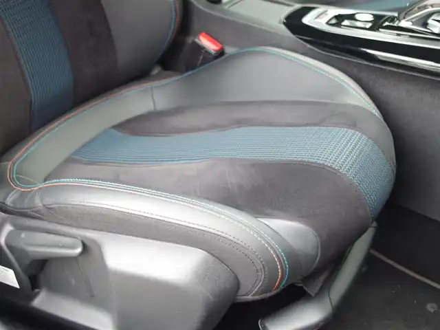 プジョー ３０８ 埼玉県 2020(令2)年 5.6万km 紺 特別仕様車/ブラックハーフレザーシート/アダプティブクルーズコントロール/全周囲カメラ/ブラインドスポットモニター/パークセンサー/レーンキープアシスト/androidauto/Bluetooth/ETC/ドラレコ/横滑り防止装置