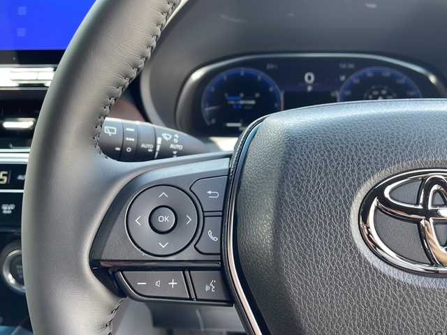 トヨタ ハリアー Z レザーパッケージ 愛知県 2024(令6)年 0.3万km プラチナホワイトパールマイカ /禁煙車//ワンオーナー//メーカーナビ//フルセグ/BT/USB/FM/AM/Miracast//TVキャンセラー//JBLプレミアムサウンド//パノラミックビューモニタ//パノラマルーフ//パワーバックドア//モデリスタエアロ//バックドアエアロプレート//バックドアガーニッシュ//フードガーニッシュ//フロントグリルガーニッシュ//シグネチャーイルミグリル//デジタルインナーミラー//純正19AW//PCS/LTA/RSA/AHB/ACC//RCTA/PKSB/BSM/HUD//先行車発進告知//後退速度抑制//LEDオートライト/フォグ//オートリトラウィンカーミラー//前席パワーシート//シートメモリ//前席シートヒーター//前席エアーシート//ランバーサポート//黒革シート//本革巻ステアリング//ステアリングスイッチ//電動パーキング//オートホールド//MTモード付AT//プッシュスタート//DRIVE MODE/NORMAL/ECO/SPORT//nanox//横滑り防止//スペアタイヤ//置くだけ充電//新車時保証書//取扱説明書/マルチメディア取説//スマートキー//スマートスペアキー
