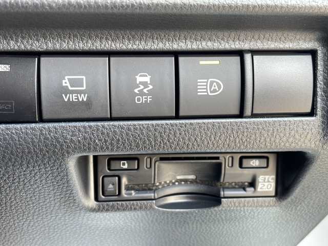 トヨタ ハリアー Z レザーパッケージ 愛知県 2024(令6)年 0.3万km プラチナホワイトパールマイカ /禁煙車//ワンオーナー//メーカーナビ//フルセグ/BT/USB/FM/AM/Miracast//TVキャンセラー//JBLプレミアムサウンド//パノラミックビューモニタ//パノラマルーフ//パワーバックドア//モデリスタエアロ//バックドアエアロプレート//バックドアガーニッシュ//フードガーニッシュ//フロントグリルガーニッシュ//シグネチャーイルミグリル//デジタルインナーミラー//純正19AW//PCS/LTA/RSA/AHB/ACC//RCTA/PKSB/BSM/HUD//先行車発進告知//後退速度抑制//LEDオートライト/フォグ//オートリトラウィンカーミラー//前席パワーシート//シートメモリ//前席シートヒーター//前席エアーシート//ランバーサポート//黒革シート//本革巻ステアリング//ステアリングスイッチ//電動パーキング//オートホールド//MTモード付AT//プッシュスタート//DRIVE MODE/NORMAL/ECO/SPORT//nanox//横滑り防止//スペアタイヤ//置くだけ充電//新車時保証書//取扱説明書/マルチメディア取説//スマートキー//スマートスペアキー