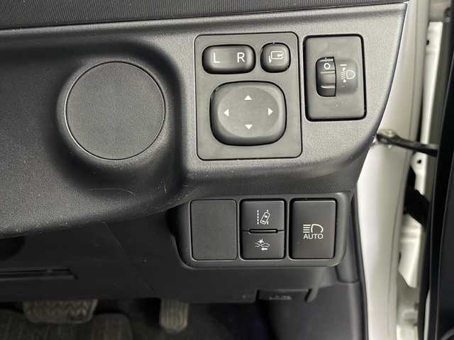 トヨタ アクア L 栃木県 2018(平30)年 4.8万km スーパーホワイトⅡ 純正SDナビ/　Bluetooth/ワンセグTV/CD/DVD/AUX/SD/トヨタセーフティセンス/ETC/前方ドライブレコーダー/ハロゲンヘッドライト/オートハイビーム/オートエアコン/Wエアバッグ/フロアマット/スペアキー１本/保証書、取扱説明書付属