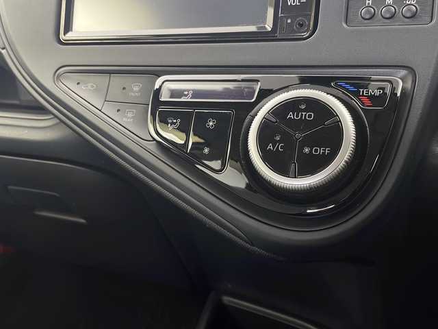 トヨタ アクア L 栃木県 2018(平30)年 4.8万km スーパーホワイトⅡ 純正SDナビ/　Bluetooth/ワンセグTV/CD/DVD/AUX/SD/トヨタセーフティセンス/ETC/前方ドライブレコーダー/ハロゲンヘッドライト/オートハイビーム/オートエアコン/Wエアバッグ/フロアマット/スペアキー１本/保証書、取扱説明書付属