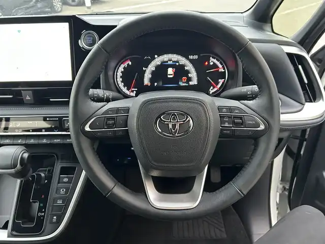 トヨタ ヴォクシー S－Z 和歌山県 2023(令5)年 1.3万km ホワイトパールクリスタルシャイン 純正メーカーナビ/フルセグTV/バックカメラ/（BT/CD/DVD)/プリクラッシュセーフティー/レーダークルーズコントロール/レーンディパーチャーアラート/クリアランスソナー/横滑り防止装置/快適利便パッケージ/パワーバックドア/シートヒーター/ステアリングヒーター/ビルトインETC/純正フロアマット/純正アルミホイール/LEDヘッドライト/オートライト/オートマチックハイビーム