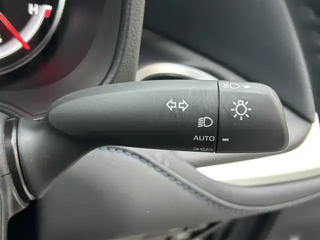トヨタ ヴォクシー S－Z 和歌山県 2023(令5)年 1.3万km ホワイトパールクリスタルシャイン 純正メーカーナビ/フルセグTV/バックカメラ/（BT/CD/DVD)/プリクラッシュセーフティー/レーダークルーズコントロール/レーンディパーチャーアラート/クリアランスソナー/横滑り防止装置/快適利便パッケージ/パワーバックドア/シートヒーター/ステアリングヒーター/ビルトインETC/純正フロアマット/純正アルミホイール/LEDヘッドライト/オートライト/オートマチックハイビーム