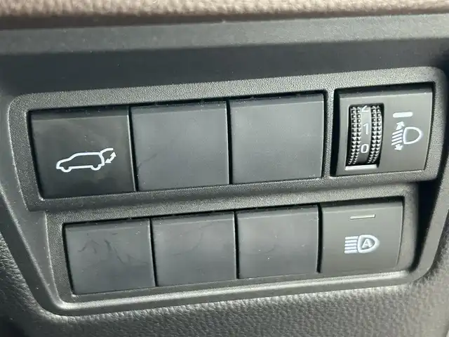 トヨタ ヤリスクロス ハイブリッド Z 熊本県 2020(令2)年 3万km センシュアルレッドマイカ 純正ナビ(AM/FM/USB/BT/フルACP/AAAA)/トヨタセーフティセンス/・LTA/・PCS/・PKSB/・RSA/・BSM/・クリアランスソナー/・レーダークルーズコントロール/ドライブレコーダー/ビルトインETC/LEDヘッドライト/オートハイビーム/D＋N席シートヒーター/D席パワーシート/電装パーキングブレーキ/オートホールド/ハーフレザーシート/パワーバックドア/サイドバイザー/純正フロアマット