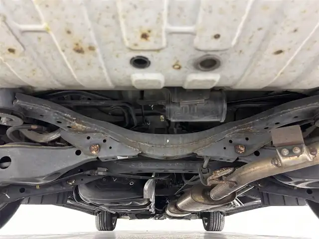 日産 エルグランド 250ハイウェイスター 佐賀県 2014(平26)年 7.2万km ファントムブラック 純正8インチナビ/フルセグTV/CD/DVD/アルパイン製10インチフリップダウンモニター/全方位カメラ/クルーズコントロール/横滑り防止装置/コーナーセンサー/オートライト/LEDヘッドライト/フォグライト/ビルトインETC/前方ドライブレコーダー/両側パワースライドドア/オットマン/ハーフレザーシート/ISOFIX対応シート/社外フロアマット/純正18インチアルミホイール/プッシュスタート/スマートキー/スペアキー×１