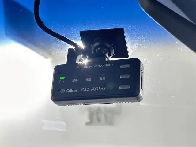 日産 エルグランド 250ハイウェイスター 佐賀県 2014(平26)年 7.2万km ファントムブラック 純正8インチナビ/フルセグTV/CD/DVD/アルパイン製10インチフリップダウンモニター/全方位カメラ/クルーズコントロール/横滑り防止装置/コーナーセンサー/オートライト/LEDヘッドライト/フォグライト/ビルトインETC/前方ドライブレコーダー/両側パワースライドドア/オットマン/ハーフレザーシート/ISOFIX対応シート/社外フロアマット/純正18インチアルミホイール/プッシュスタート/スマートキー/スペアキー×１