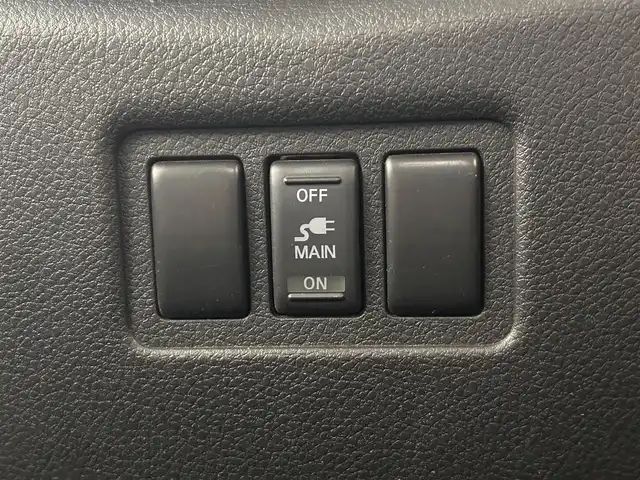 日産 エルグランド 250ハイウェイスター 佐賀県 2014(平26)年 7.2万km ファントムブラック 純正8インチナビ/フルセグTV/CD/DVD/アルパイン製10インチフリップダウンモニター/全方位カメラ/クルーズコントロール/横滑り防止装置/コーナーセンサー/オートライト/LEDヘッドライト/フォグライト/ビルトインETC/前方ドライブレコーダー/両側パワースライドドア/オットマン/ハーフレザーシート/ISOFIX対応シート/社外フロアマット/純正18インチアルミホイール/プッシュスタート/スマートキー/スペアキー×１