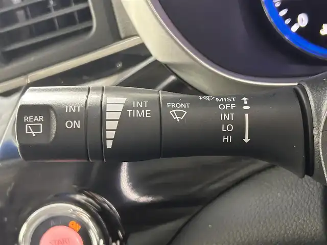 日産 エルグランド 250ハイウェイスター 佐賀県 2014(平26)年 7.2万km ファントムブラック 純正8インチナビ/フルセグTV/CD/DVD/アルパイン製10インチフリップダウンモニター/全方位カメラ/クルーズコントロール/横滑り防止装置/コーナーセンサー/オートライト/LEDヘッドライト/フォグライト/ビルトインETC/前方ドライブレコーダー/両側パワースライドドア/オットマン/ハーフレザーシート/ISOFIX対応シート/社外フロアマット/純正18インチアルミホイール/プッシュスタート/スマートキー/スペアキー×１