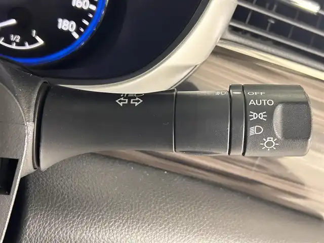 日産 エルグランド 250ハイウェイスター 佐賀県 2014(平26)年 7.2万km ファントムブラック 純正8インチナビ/フルセグTV/CD/DVD/アルパイン製10インチフリップダウンモニター/全方位カメラ/クルーズコントロール/横滑り防止装置/コーナーセンサー/オートライト/LEDヘッドライト/フォグライト/ビルトインETC/前方ドライブレコーダー/両側パワースライドドア/オットマン/ハーフレザーシート/ISOFIX対応シート/社外フロアマット/純正18インチアルミホイール/プッシュスタート/スマートキー/スペアキー×１