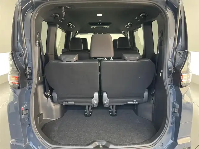 トヨタ ヴォクシー S－Z 愛知県 2022(令4)年 3.7万km マッシブグレー 純正８型ＤＡナビＴＶ　ＤＶＤデッキ　ＵＳＢ　１４型有機ＥＬ後席モニター　ハーフレザー　両側パワスラ　セーフティセンス　衝突軽減　追従クルコン　ＬＥＤオートライト　オートホールド　ＥＴＣ２．０　コーナーセンサー　電動パーキング　オートハイビーム　禁煙車