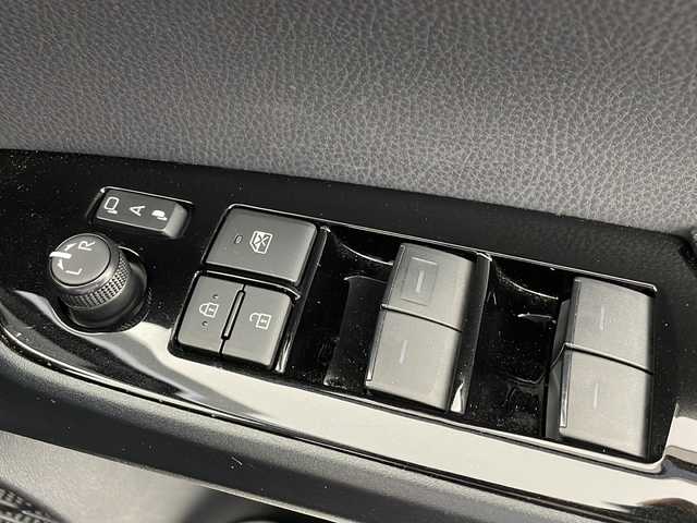 トヨタ プリウス Sツーリングセレクション 千葉県 2020(令2)年 2.8万km ホワイトパールクリスタルシャイン セーフティセンス/・プリクラッシュセーフティ/・レーンディパーチャーアラート/・オートマチックハイビーム/・レーダークルーズコントロール/社外メモリーナビ/・フルセグTV/・Bluetooth接続/バックカメラ/合皮レザーシート/・シートヒーター/純正17インチブラック塗装ホイール/前後コーナーセンサー/LEDヘッドライト/スマートキー/ビルトインETC