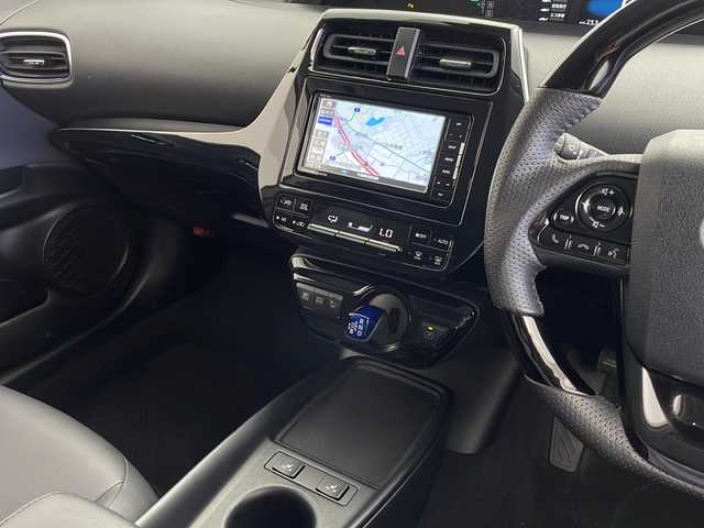 トヨタ プリウス Sツーリングセレクション 千葉県 2020(令2)年 2.8万km ホワイトパールクリスタルシャイン セーフティセンス/・プリクラッシュセーフティ/・レーンディパーチャーアラート/・オートマチックハイビーム/・レーダークルーズコントロール/社外メモリーナビ/・フルセグTV/・Bluetooth接続/バックカメラ/合皮レザーシート/・シートヒーター/純正17インチブラック塗装ホイール/前後コーナーセンサー/LEDヘッドライト/スマートキー/ビルトインETC