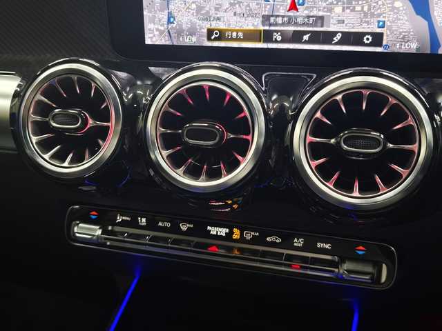 メルセデス・ベンツ Ｍ・ベンツ ＧＬＢ２００ｄ 4マチック AMGライン 群馬県 2021(令3)年 4.7万km デジタルホワイト レザーエクスクルーシブパッケージ/フリップダウンモニター/ヘッドアップディスプレイ/純正ナビ/全方位カメラ/シートヒーター/ETC2.0/ワンオーナー/コーナーセンサー/スマートキー/フルセグTV