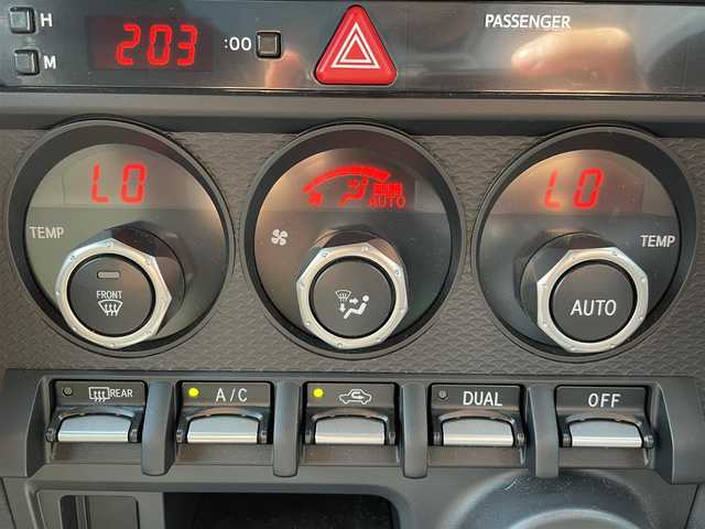 スバル ＢＲＺ S 千葉県 2012(平24)年 2.3万km ギャラクシーブルーシリカ 6MT/BLITZ車高調/社外SDナビ【AVIC-ZH99】/・CD/DVD/MSV/Bluetooth/フルセグTV/バックカメラ/スマートキー/社外テールランプ/純正17インチアルミホイール/純正キセノンヘッドライト/フォグランプ/ETC/本革巻きステアリング/サイド＆カーテンエアバッグ