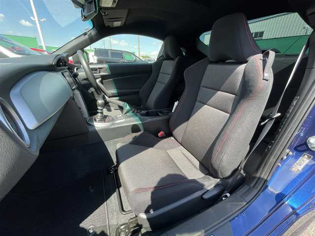 スバル ＢＲＺ S 千葉県 2012(平24)年 2.3万km ギャラクシーブルーシリカ 6MT/BLITZ車高調/社外SDナビ【AVIC-ZH99】/・CD/DVD/MSV/Bluetooth/フルセグTV/バックカメラ/スマートキー/社外テールランプ/純正17インチアルミホイール/純正キセノンヘッドライト/フォグランプ/ETC/本革巻きステアリング/サイド＆カーテンエアバッグ