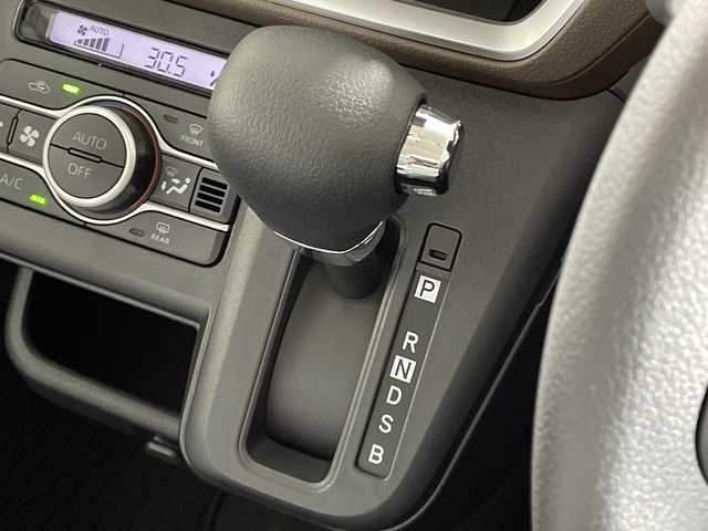 ダイハツ ムーヴ G 神奈川県 2025(令7)年 0.1千km ブラックマイカメタリック/シャイニングホワイトパール 届出済未使用車/9型ディスプレイオーディオ/全方位ビューカメラ/スマートパノラマパーキングパック＆純正ナビ装着用アップグレードパック付/両側電動スライドドア/衝突軽減ブレーキ/パーキングアシスト/アイドリングストップ/リアセンサー/オートハイビーム/ステアリングスイッチ/置くだけ充電/電子パーキング・オートホールド/プッシュスタート/スマートキー/純正サイドシル・リアスポイラー/純正14インチアルミホイール/取説　保証書/スペアキー