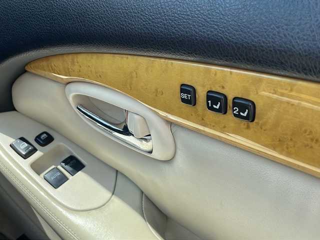 トヨタ ソアラ 430SCV 愛知県 2001(平13)年 11万km ホワイトパールクリスタルシャイン 電動オープン/キーレス/純正ナビ/アナログTV・CD・MD・FM・AM/クルーズコントロール/前席シートヒーター/前席パワーシート/前席シートメモリー機能付きパワーシート/社外19インチアルミホイール/ブレンボブレーキキャリパー/ETC/前方ドライブレコーダー（ユピテル）/木目調パネル/木目調コンビステアリング/木目調シフトノブ/トラクションコントロール/ビークルスタビリティコントロール/オートライト/電格ミラー/純正フロアマット/アクセサリーソケット/保証書/ディーラー点検整備記録簿(R4・R6)