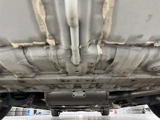 ホンダ ステップワゴン 滋賀県 2020(令2)年 6万km プラチナホワイトパール 純正10インチナビ/【Bluetooth/CD/DVD/フルセグTV/USB/HDMI】/純正フリップダウンモニター/ホンダセンシング/・衝突軽減ブレーキ〈CMBS〉/・誤発進抑制機能/・歩行者事故低減ステアリング/・路外逸脱抑制機能/・渋滞追従機能付アダプティブクルーズコントロール/・LKAS〈車線維持支援システム〉/・先行車発進お知らせ機能/・標識認識機能/両側パワースライドドア/ハーフレザーシート/D/Nシートヒーター/LEDヘッドライト/ビルトインETC2.0/電動パーキングブレーキ/オートブレーキホールド/プッシュスタート/スマートキー/ステアリングリモコン