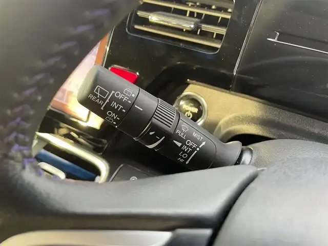 ホンダ ステップワゴン 滋賀県 2020(令2)年 6万km プラチナホワイトパール 純正10インチナビ/【Bluetooth/CD/DVD/フルセグTV/USB/HDMI】/純正フリップダウンモニター/ホンダセンシング/・衝突軽減ブレーキ〈CMBS〉/・誤発進抑制機能/・歩行者事故低減ステアリング/・路外逸脱抑制機能/・渋滞追従機能付アダプティブクルーズコントロール/・LKAS〈車線維持支援システム〉/・先行車発進お知らせ機能/・標識認識機能/両側パワースライドドア/ハーフレザーシート/D/Nシートヒーター/LEDヘッドライト/ビルトインETC2.0/電動パーキングブレーキ/オートブレーキホールド/プッシュスタート/スマートキー/ステアリングリモコン