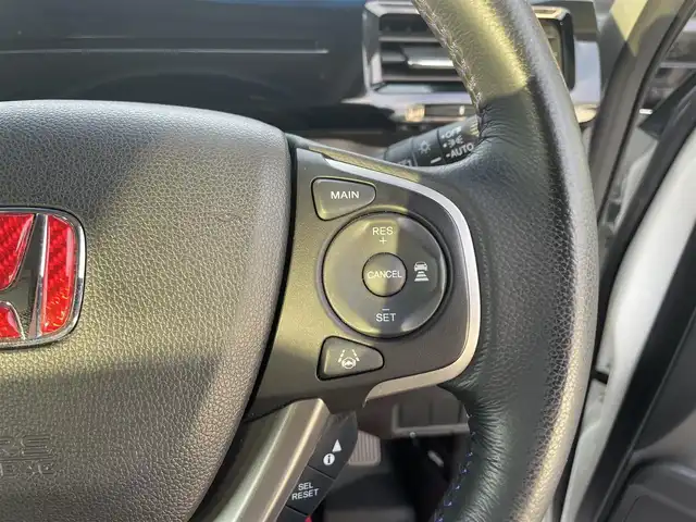 ホンダ ステップワゴン 滋賀県 2020(令2)年 6万km プラチナホワイトパール 純正10インチナビ/【Bluetooth/CD/DVD/フルセグTV/USB/HDMI】/純正フリップダウンモニター/ホンダセンシング/・衝突軽減ブレーキ〈CMBS〉/・誤発進抑制機能/・歩行者事故低減ステアリング/・路外逸脱抑制機能/・渋滞追従機能付アダプティブクルーズコントロール/・LKAS〈車線維持支援システム〉/・先行車発進お知らせ機能/・標識認識機能/両側パワースライドドア/ハーフレザーシート/D/Nシートヒーター/LEDヘッドライト/ビルトインETC2.0/電動パーキングブレーキ/オートブレーキホールド/プッシュスタート/スマートキー/ステアリングリモコン