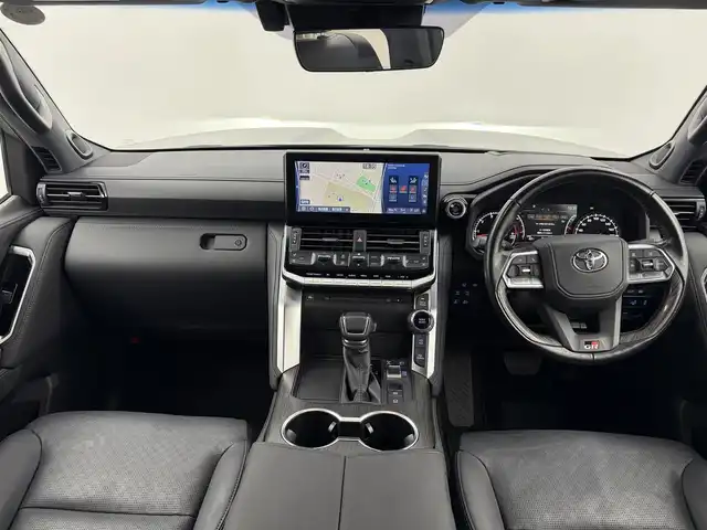 トヨタ ランドクルーザー GRスポーツ 愛知県 2023(令5)年 4万km ブラック ワンオーナー/純正12.3型JBLナビ(フルセグ、CD、DVD、Bluetooth、HDMI、AppleCarplay）/全方位カメラ/サンルーフ/HUD/BSM/ETC2.0/1.2列目シートヒーター、エアシート/ハンドルヒーター/100V電源/4WD/ターボ/黒革レザーシート/ACC/ルーフレール/パワーバックドア/パワーシート（D+N)/衝突軽減ブレーキ/レーンキープアシスト/オートハイビーム/LEDヘッドライト/純正18インチAW/純正フロアマット/スマートキー/USB/コーナーセンサー（前後）/ステアリングヒーター/フォグライト/三点エアバック