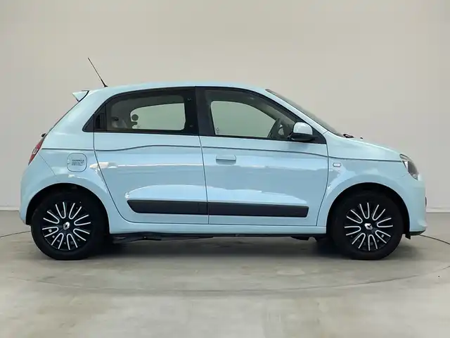 ルノー トゥインゴ ゼン 新潟県 2017(平29)年 6.1万km ライトブルー ワンオーナー/純正カーオーディオ/ステアリングスイッチ/冬タイヤ積載/純正フロアマット/電格ミラー/フロントフォグライト/取扱説明書/保証書/整備記録簿