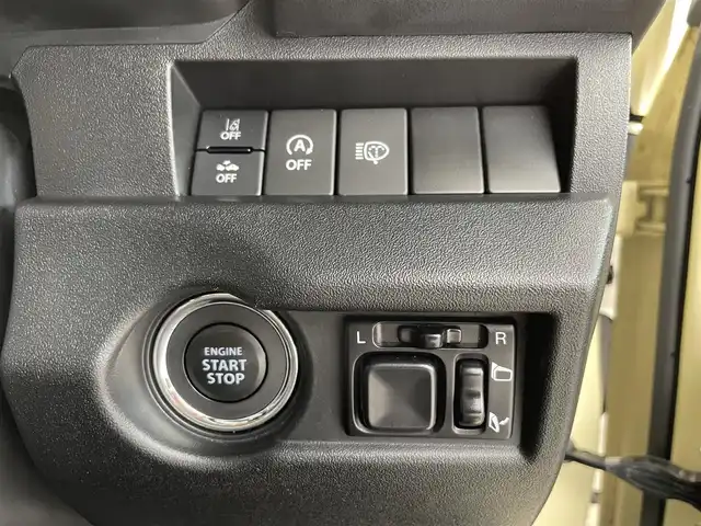 スズキ ジムニー XC 千葉県 2021(令3)年 2万km シフォンアイボリーメタリックブラック2トーンルーフ 禁煙車/4WD/・ダウンヒルアシストコントロール/オプションフロントグリル/スズキセーフティサポート/・レーンキープアシスト/純正8インチメモリナビ/・型番：CN-RZ865/・CD/DVD/USB/Bluetooth/フルセグTV/・バックカメラ/・ビルトインETC/革巻きステアリング/・ステアリングスイッチ/前席シートヒーター/純正フロアマット/純正ドアバイザー/純正16インチAW/オートライト/・LEDヘッドライト/電動格納ウインカーミラー/・ヒーテッドドアミラー