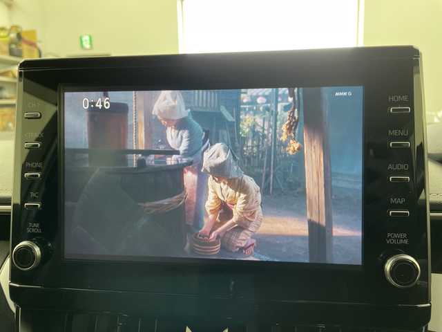 トヨタ カローラツーリング ハイブリッド ダブルバイビー 道央・札幌 2021(令3)年 2.4万km ブラックマイカ ・４WD/ハイブリット/寒冷地仕様/・トヨタセーフティセンス/・レーダークルーズコントロール/・プリクラッシュセーフティ/・ブラインドスポットモニター/・純正9インチディスプレイオーディオ/・Bluetooth.miracast.フルセグ/・バックカメラ /・LEDオートライト/オートハイビーム/・前後ドライブレコーダー/・フロントワイパーデアイサー/・ハーフレザーシート/シートヒーター/・ステアリングヒーター・ミラーヒーター/・エンジンスターター/・ビルトインETC/AC100V