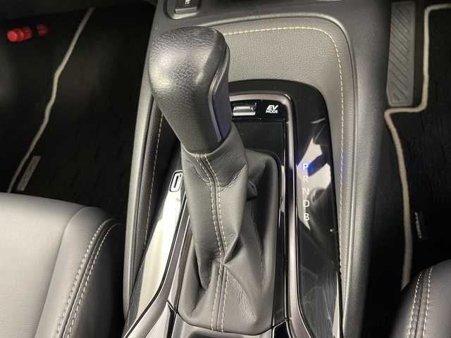 トヨタ カローラツーリング ハイブリッド ダブルバイビー 道央・札幌 2021(令3)年 2.4万km ブラックマイカ ・４WD/ハイブリット/寒冷地仕様/・トヨタセーフティセンス/・レーダークルーズコントロール/・プリクラッシュセーフティ/・ブラインドスポットモニター/・純正9インチディスプレイオーディオ/・Bluetooth.miracast.フルセグ/・バックカメラ /・LEDオートライト/オートハイビーム/・前後ドライブレコーダー/・フロントワイパーデアイサー/・ハーフレザーシート/シートヒーター/・ステアリングヒーター・ミラーヒーター/・エンジンスターター/・ビルトインETC/AC100V