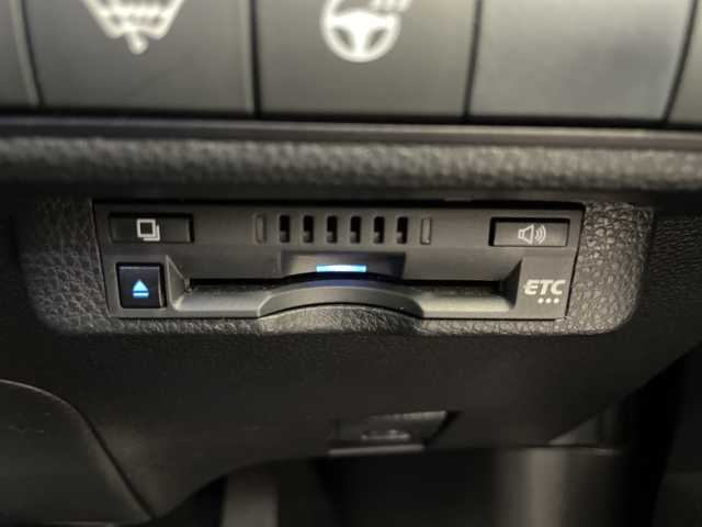 トヨタ カローラツーリング ハイブリッド ダブルバイビー 道央・札幌 2021(令3)年 2.4万km ブラックマイカ ・４WD/ハイブリット/寒冷地仕様/・トヨタセーフティセンス/・レーダークルーズコントロール/・プリクラッシュセーフティ/・ブラインドスポットモニター/・純正9インチディスプレイオーディオ/・Bluetooth.miracast.フルセグ/・バックカメラ /・LEDオートライト/オートハイビーム/・前後ドライブレコーダー/・フロントワイパーデアイサー/・ハーフレザーシート/シートヒーター/・ステアリングヒーター・ミラーヒーター/・エンジンスターター/・ビルトインETC/AC100V