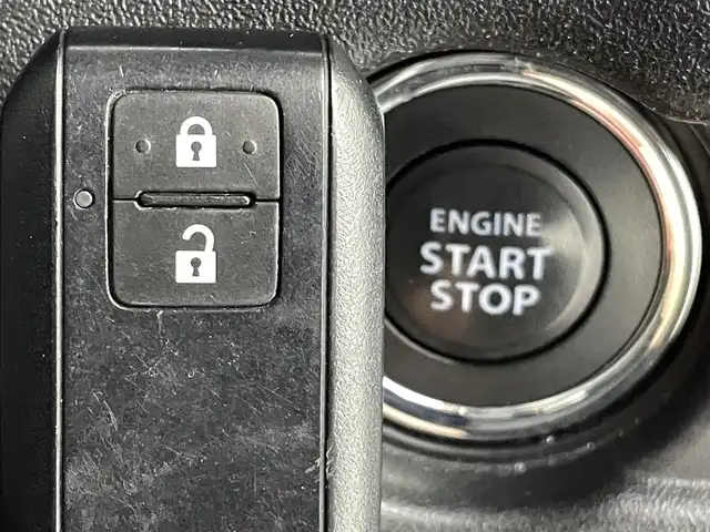 スズキ ジムニー XC 熊本県 2019(平31)年 4.3万km ジャングルグリーン 禁煙車/社外ナビCN-RE05WD（ＣＤ・ＤＶＤ・フルセグ・ＢＴ・ＳＤ・ｉｐｏｄ）/バックカメラ　/前後ドライブレコーダー　/ＥＴＣ　/クルーズコントロール　/前席シートヒーター　/ダウンヒルアシスト　/衝突軽減ブレーキ　/レーンキープアシスト/デュアルセンサーブレーキサポート/横滑り防止/ドアバイザー/ヘッドライトウォッシャー/背面タイヤ/純正フロアマット/純正16インチAW/オートライト/LEDヘッドライト/フォグランプ/スマートキー/プッシュスタート/スペアキー1本/保証書/取扱説明書