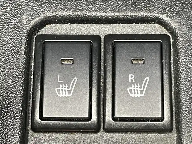 スズキ ジムニー XC 熊本県 2019(平31)年 4.3万km ジャングルグリーン 禁煙車/社外ナビCN-RE05WD（ＣＤ・ＤＶＤ・フルセグ・ＢＴ・ＳＤ・ｉｐｏｄ）/バックカメラ　/前後ドライブレコーダー　/ＥＴＣ　/クルーズコントロール　/前席シートヒーター　/ダウンヒルアシスト　/衝突軽減ブレーキ　/レーンキープアシスト/デュアルセンサーブレーキサポート/横滑り防止/ドアバイザー/ヘッドライトウォッシャー/背面タイヤ/純正フロアマット/純正16インチAW/オートライト/LEDヘッドライト/フォグランプ/スマートキー/プッシュスタート/スペアキー1本/保証書/取扱説明書