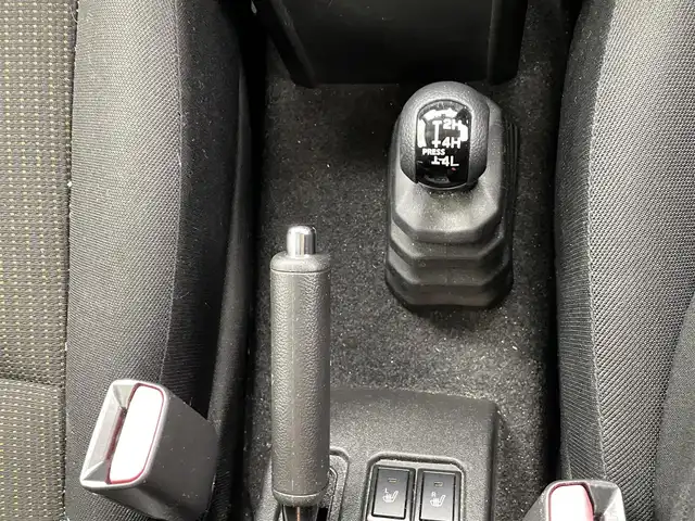 スズキ ジムニー XC 熊本県 2019(平31)年 4.3万km ジャングルグリーン 禁煙車/社外ナビCN-RE05WD（ＣＤ・ＤＶＤ・フルセグ・ＢＴ・ＳＤ・ｉｐｏｄ）/バックカメラ　/前後ドライブレコーダー　/ＥＴＣ　/クルーズコントロール　/前席シートヒーター　/ダウンヒルアシスト　/衝突軽減ブレーキ　/レーンキープアシスト/デュアルセンサーブレーキサポート/横滑り防止/ドアバイザー/ヘッドライトウォッシャー/背面タイヤ/純正フロアマット/純正16インチAW/オートライト/LEDヘッドライト/フォグランプ/スマートキー/プッシュスタート/スペアキー1本/保証書/取扱説明書