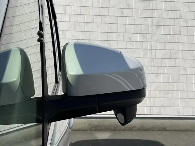 トヨタ ヴォクシー ハイブリッド S－Z 福岡県 2023(令5)年 1.7万km ホワイトパールクリスタルシャイン 純正ディスプレイオーディオナビ(フルセグTV/CD/DVD/BT)バックカメラコーナーセンサー両側パワスラクルコンドラレコETCシートヒーターブレーキホールドUSBHDMI純正フロアマット純正LED純正アルミホイールプッシュスタートスマートキーモデリスタエアロ