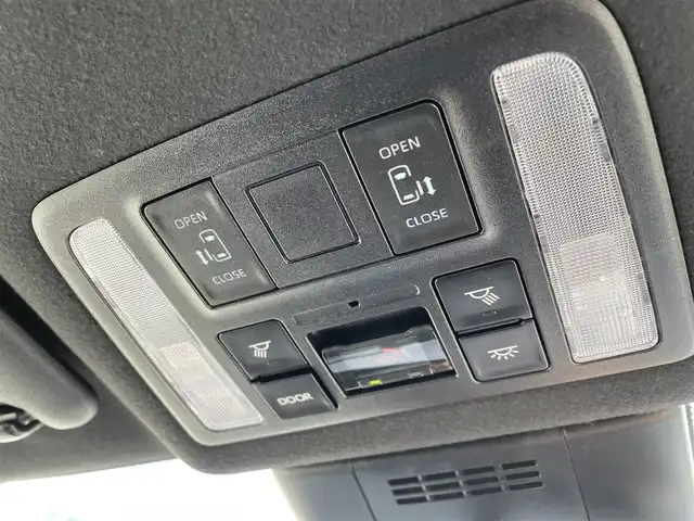 トヨタ ヴォクシー ハイブリッド S－Z 福岡県 2023(令5)年 1.7万km ホワイトパールクリスタルシャイン 純正ディスプレイオーディオナビ(フルセグTV/CD/DVD/BT)バックカメラコーナーセンサー両側パワスラクルコンドラレコETCシートヒーターブレーキホールドUSBHDMI純正フロアマット純正LED純正アルミホイールプッシュスタートスマートキーモデリスタエアロ